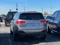 2018 Kia Sorento Clean Carfax, Clean Title and one owner Houston - Image 6