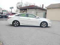 2011 HYUNDAI SONATA HYBRID 4 DOOR Steger,Il.