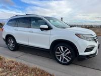 2017 Honda Pilot Touring w/Navigation and Rear DVD 1 OWNER Aurora - Image 3