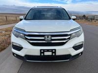 2017 Honda Pilot Touring w/Navigation and Rear DVD 1 OWNER Aurora - Image 6