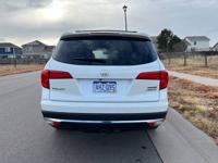 2017 Honda Pilot Touring w/Navigation and Rear DVD 1 OWNER Aurora - Image 7