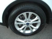 2019 Ford Escape Se 1-Owner loaded 4cyl smart entry rear cam white A++ Escondido - Image 5