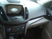 2019 Ford Escape Se 1-Owner loaded 4cyl smart entry rear cam white A++ Escondido - Image 9