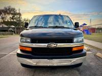 2017 Chevrolet Express 2500 Clean Car Fax 1 Owner Soth Houston - Image 9