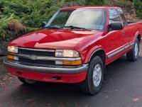 1999 Chevrolet S10 Ext Cab 4x4 5-Spd 1-Owner Amazing N Portland west of I-5 - Image 3