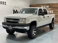 2005 Chevrolet Chevy Silverado 2500 LS Crew Cab 4X4 / 6.0L V8 / Lifted / ZERO RU + MM Investment Cars-Gladstone / WE SHIP NATIONWIDE - Image 2