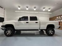 2005 Chevrolet Chevy Silverado 2500 LS Crew Cab 4X4 / 6.0L V8 / Lifted / ZERO RU + MM Investment Cars-Gladstone / WE SHIP NATIONWIDE - Image 4