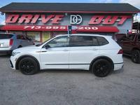 2022 VOLKSWAGEN TIGUAN SE R-LINE BLACK - Image 3