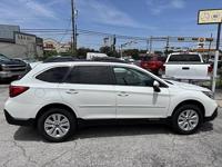 2018 Subaru Outback 2.5i Premium - Image 2