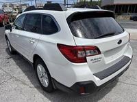 2018 Subaru Outback 2.5i Premium - Image 9