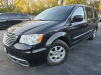 2012 CHRYSLER TOWN AND COUNTRY ZION ILLINOIS