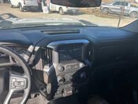 2022 Chevrolet 2500HD Double Cab LT Pickup 4x4 Short Bed Gas S Manning Rd El Reno, Ok / N.E.Corner of I-40 & Manning - Image 10