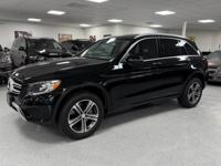 2017 Mercedes GLC 300 Luxury / clean CARFAX Houston - Image 3
