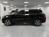 2017 Mercedes GLC 300 Luxury / clean CARFAX Houston - Image 4