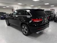 2017 Mercedes GLC 300 Luxury / clean CARFAX Houston - Image 5