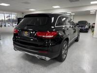 2017 Mercedes GLC 300 Luxury / clean CARFAX Houston - Image 7