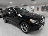 2017 Mercedes GLC 300 Luxury / clean CARFAX Houston - Image 9