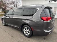 2017 Chrysler Pacifica Touring-L Plus Van Dependable Auto Outlet - Image 7