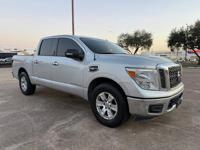 2017 Nissan Titan SV Houston - Image 3