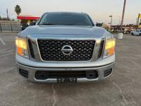 2017 Nissan Titan SV Houston - Image 4