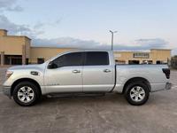 2017 Nissan Titan SV Houston - Image 6