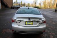 2012 Hyundai Sonata Hybrid - Efficient, Comfortable, and Affordable Lancaster Dr Se Salem OR 97317 - Image 9