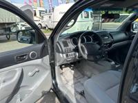 2008 Toyota Tacoma regular cab 2 Owner/35 service records on Carfax. Steve and Sons Auto Sales 🚗💨 - Image 8