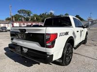 2021 Nissan Titan PRO 4X 4x4 4dr Crew Cab - Image 9