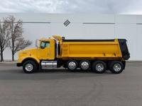 2000 *Kenworth* *T800* *Quad* Axle Dump Truck Kenworth T800 - Image 4