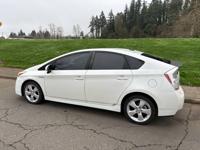 2011 Toyota Prius Hybrid 1.8L 4 Cyl 4DR Hatchback AC/PWR/Runs Great Salem - Image 4