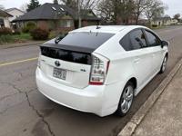2011 Toyota Prius Hybrid 1.8L 4 Cyl 4DR Hatchback AC/PWR/Runs Great Salem - Image 8