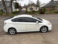 2011 Toyota Prius Hybrid 1.8L 4 Cyl 4DR Hatchback AC/PWR/Runs Great Salem - Image 10