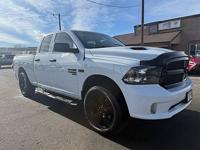 2019 Ram 1500 Classic ST ONE OWNER, 4WD 5.7L HEMI, SPORT HOOD, STORM T
