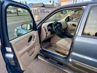 💥1 OWNER 2005 Ford Escape XLS 4X4 CARPLAY NAV💥 South Salem - Image 8