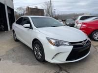 2015 TOYOTA CAMRY - GREAT CONDITION!!! Nashville - Image 4