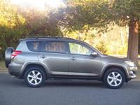 2011 Toyota RAV4 Limited 4x4 4dr SUV V6 East Brunswick, NJ - Image 6