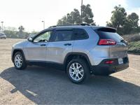 2017 JEEP CHEROKEE SPORT 4x4 - LOW MILES!! San Diego - Image 4