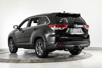 2019 Toyota Highlander XLE AWD All Wheel Drive SUV Call (224) 207-8552 to confirm availability - AUTONATION - Image 9