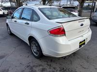 2011 Ford Focus SE / Automatic / Clean Title / 2-Owner / 101K Miles Salem/1477 Hawthorne Ave NE (I-5 Exit 256) - Image 3