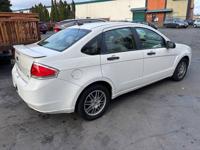 2011 Ford Focus SE / Automatic / Clean Title / 2-Owner / 101K Miles Salem/1477 Hawthorne Ave NE (I-5 Exit 256) - Image 4