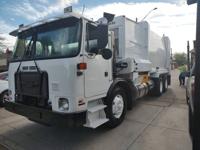 Refuse Truck / Garbage Truck / Trash Truck Low Miles RUST FREE Atlanta - Image 2