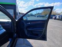 2013 CHRYSLER 300 WAUKEGAN, ILLINOIS - Image 10