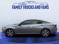 2021 Nissan Altima SR Intelligent AWD _Nissan_ _Altima_ _Sedan_ - Image 3