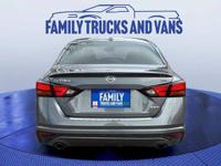 2021 Nissan Altima SR Intelligent AWD _Nissan_ _Altima_ _Sedan_ - Image 5