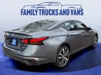 2021 Nissan Altima SR Intelligent AWD _Nissan_ _Altima_ _Sedan_ - Image 6