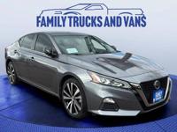 2021 Nissan Altima SR Intelligent AWD _Nissan_ _Altima_ _Sedan_ - Image 8