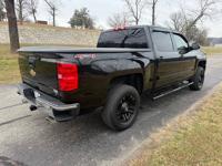 2017 Chevy Silverado 1500 4x4 Forsyth, MO - Image 8