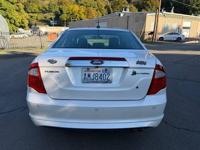 2010 Ford Fusion Hybrid | 40+ MPG | Clean title | Reliable Vancouver - Image 6