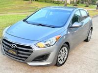 2017 Hyundai Elantra GT clean title Houston Tx - Image 3