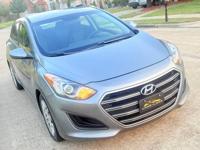 2017 Hyundai Elantra GT clean title Houston Tx - Image 4